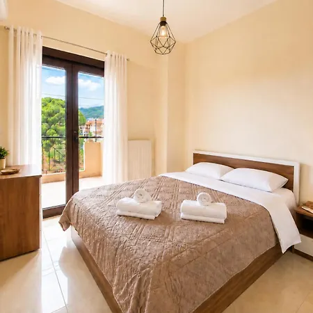 Lirtzis Deluxe Villa Polígirosz