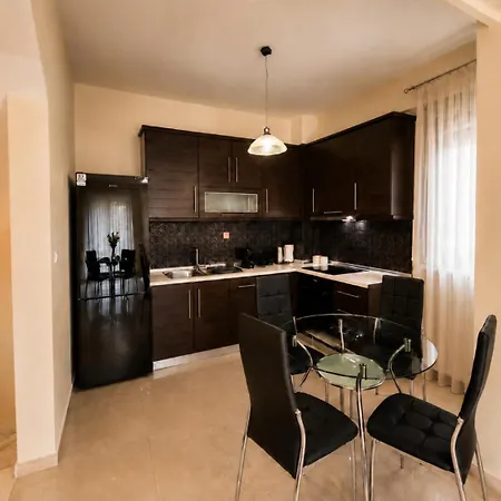 Lirtzis Deluxe Villa Polígirosz